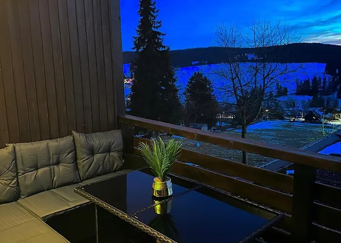 Kennys Bergblick Pool Sauna Tennis 아파트